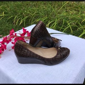 Cole Haan Crocodile Brown Grand Tali Bow Wedge